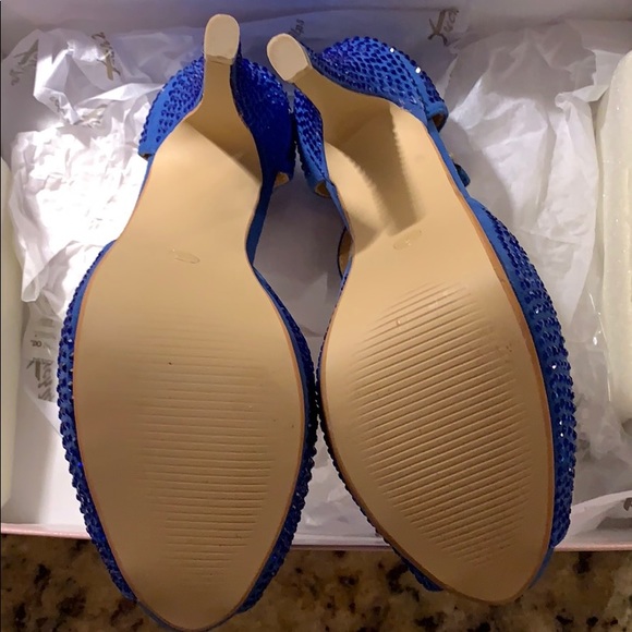 Blue bedazzled size 7 heels - Picture 2 of 5